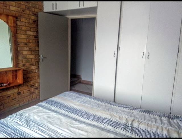 4 BEDROOM FREEHOLD FOR SALE IN GREENHILLS